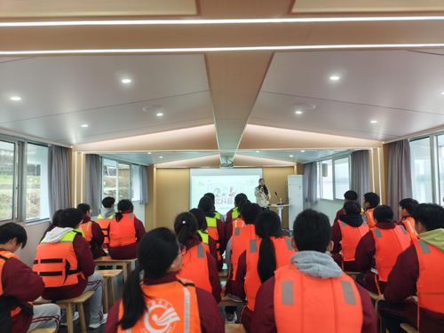 攜手護湘江 青春綻光芒——株洲水文水資源勘測中心聯(lián)合南方中學開展世界水日主題護河行動